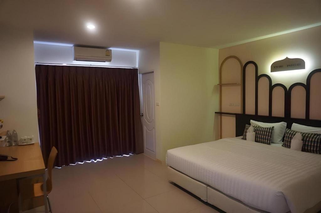 The Rice Hotel Roi Et Exteriör bild