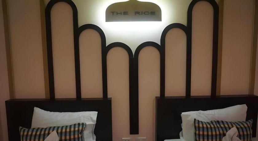 The Rice Hotel Roi Et Exteriör bild